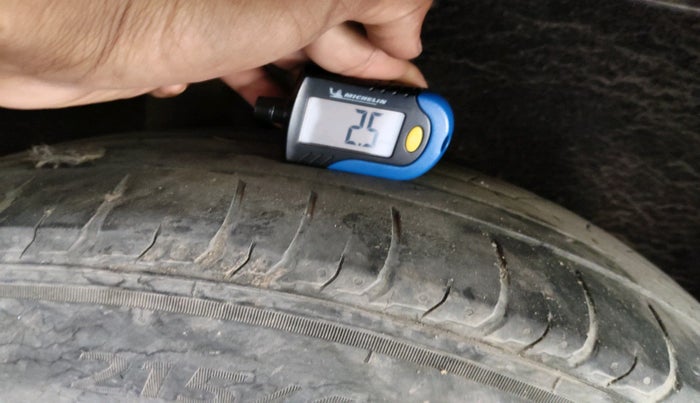 2019 Maruti Vitara Brezza ZDI, Diesel, Manual, 1,29,419 km, tyre