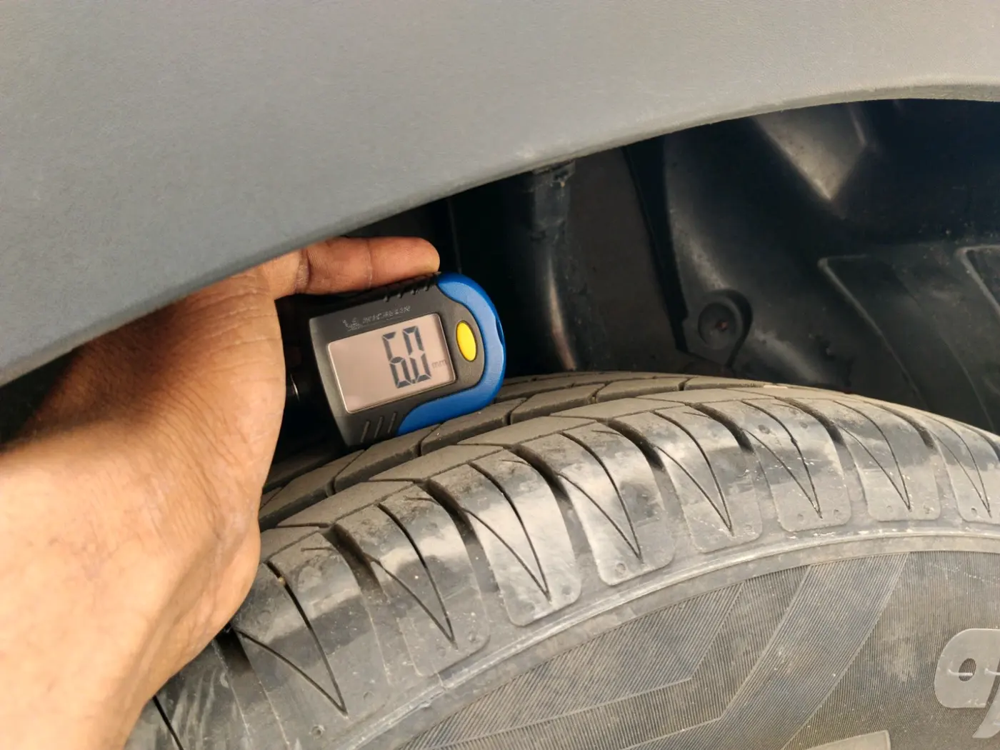 2023 KIA SONET HTK PLUS 1.0 IMT, Petrol, Manual, 11,800 km, tyre