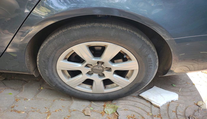 2011 Audi A4 1.8 TFSI, Petrol, Automatic, 48,513 km, tyre