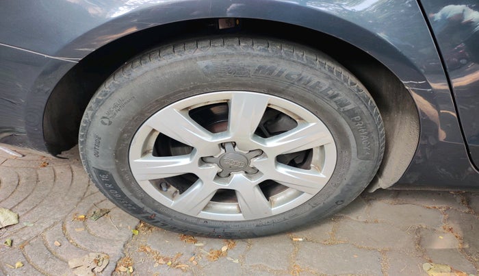 2011 Audi A4 1.8 TFSI, Petrol, Automatic, 48,513 km, tyre