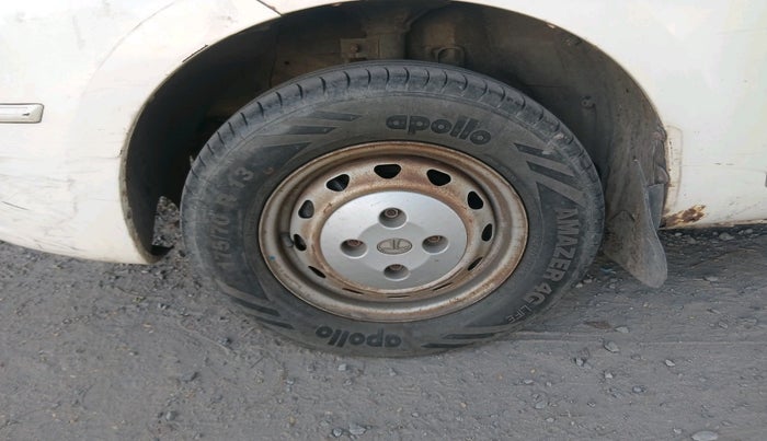 2013 Tata Indica Vista LS TDI, Diesel, Manual, 2,03,675 km, tyre