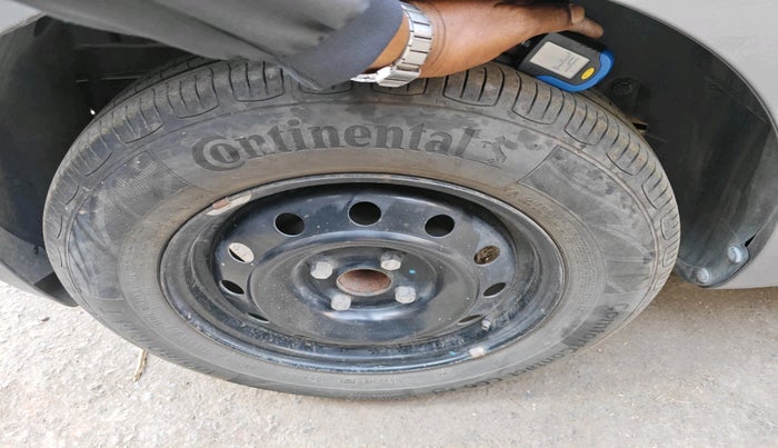 2012 Maruti Swift VXI, Petrol, Manual, 42,927 km, tyre