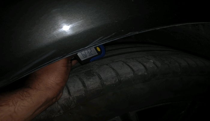 2019 Volvo XC 60 D5 INSCRIPTION, Diesel, Automatic, 1,07,570 km, tyre