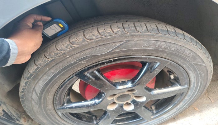 2013 Volkswagen Vento HIGHLINE DIESEL 1.6, Diesel, Manual, 65,180 km, tyre