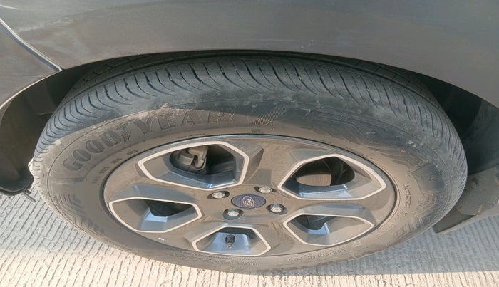 2021 Ford Ecosport TITANIUM 1.5L SPORTS(SUNROOF) DIESEL, Diesel, Manual, 1,10,563 km, tyre