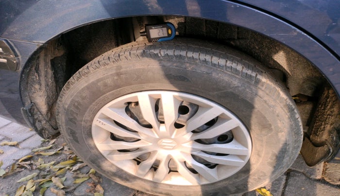 2017 Maruti Dzire VXI, Petrol, Manual, 78,122 km, tyre