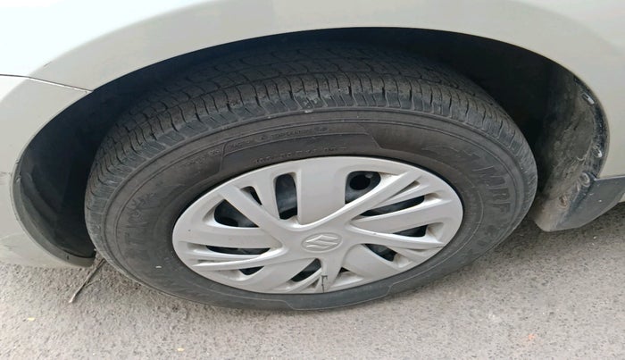 2017 Maruti Swift VXI, Petrol, Manual, 56,447 km, tyre