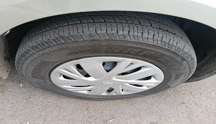 2017 Maruti Swift VXI, Petrol, Manual, 56,447 km, tyre