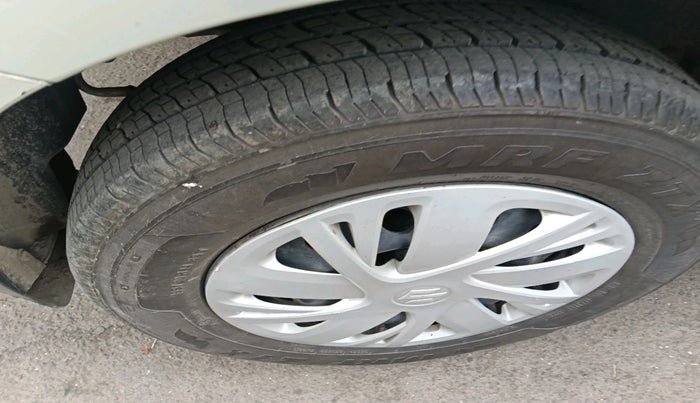 2017 Maruti Swift VXI, Petrol, Manual, 56,447 km, tyre