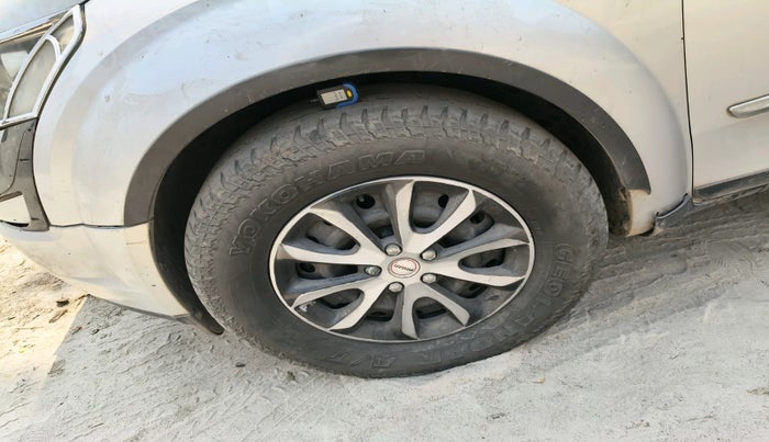 2017 Mahindra XUV500 W6, Diesel, Manual, 1,38,649 km, tyre