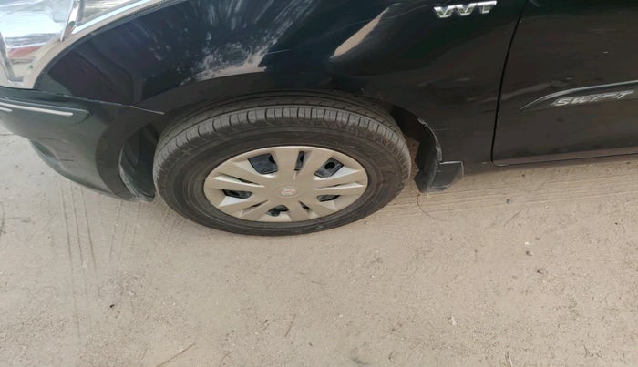 2013 Maruti Swift VXI, Petrol, Manual, 68,724 km, tyre