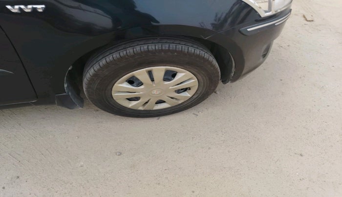 2013 Maruti Swift VXI, Petrol, Manual, 68,724 km, tyre