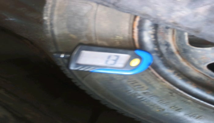 2011 Ford Figo ZXI 1.2 PETROL, Petrol, Manual, 1,34,313 km, tyre