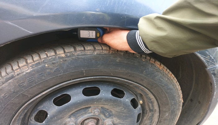 2011 Ford Figo ZXI 1.2 PETROL, Petrol, Manual, 1,34,313 km, tyre