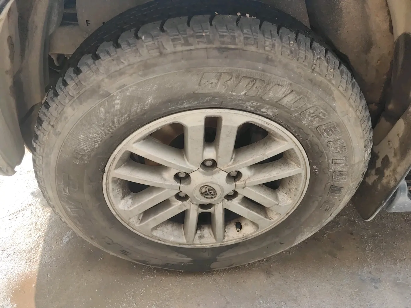 2012 Toyota Fortuner 3.0 4X2 AT, Diesel, Automatic, 1,44,759 km, tyre