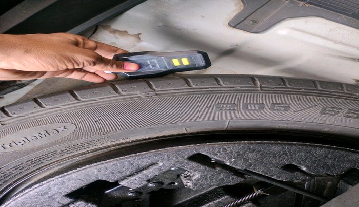 2017 Hyundai Creta SX 1.6 DIESEL, Diesel, Manual, 1,64,092 km, tyre