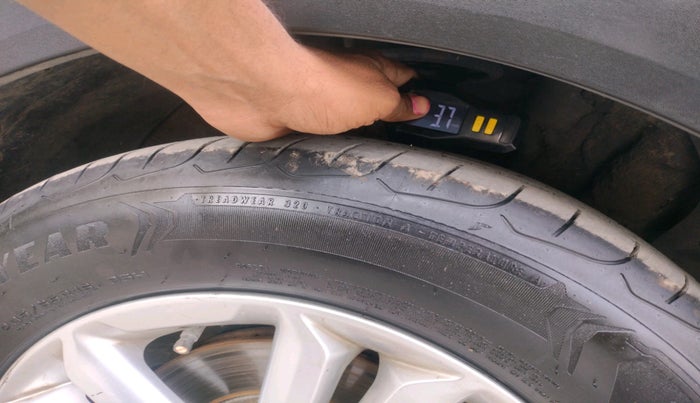 2017 Hyundai Creta SX 1.6 DIESEL, Diesel, Manual, 1,64,092 km, tyre