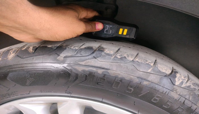 2017 Hyundai Creta SX 1.6 DIESEL, Diesel, Manual, 1,64,092 km, tyre