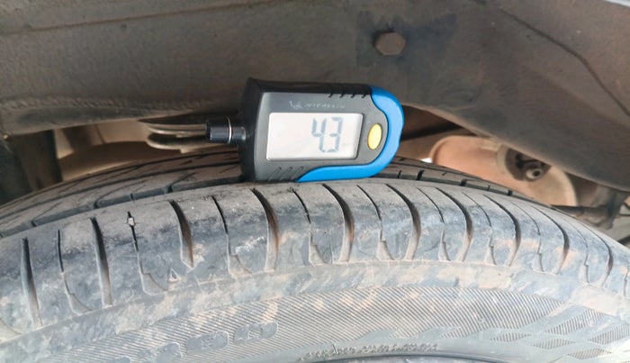 2015 Maruti Alto K10 VXI, Petrol, Manual, 78,074 km, tyre