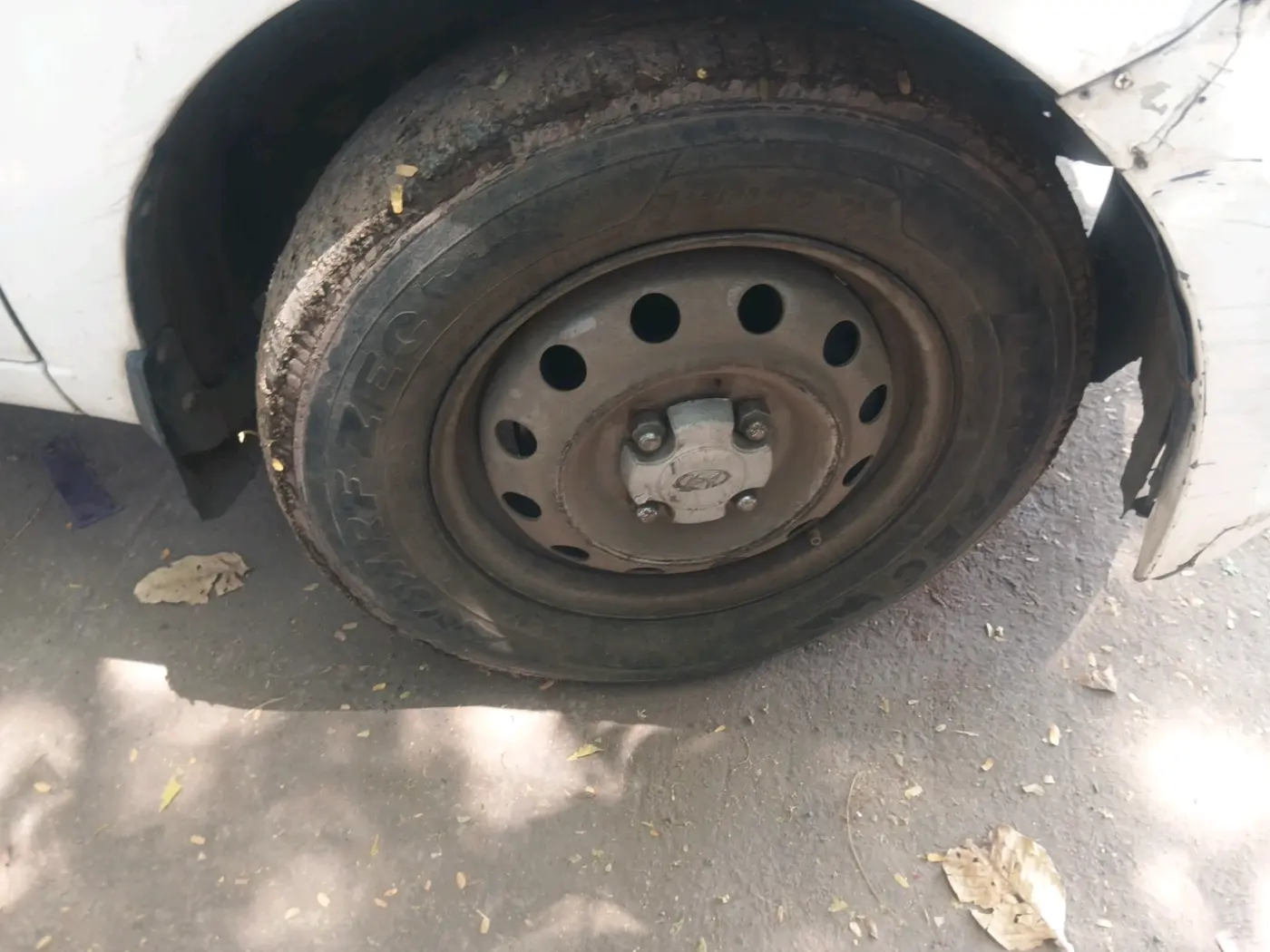 2013 Hyundai i10 ERA 1.1, CNG, Manual, 72,732 km, tyre