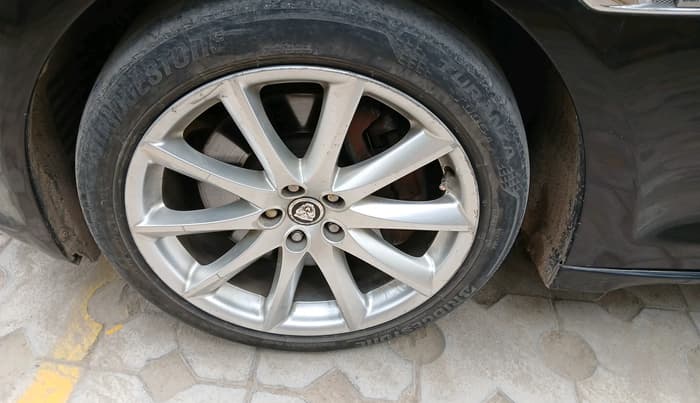 2011 Jaguar XJ L 2.0 PETROL, Petrol, Automatic, 91,166 km, tyre