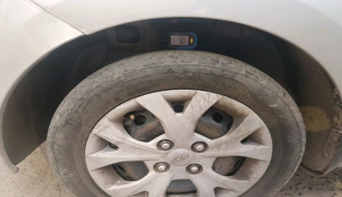 2015 Hyundai Grand i10 SPORTZ 1.1 CRDI, Diesel, Manual, 91,439 km, tyre