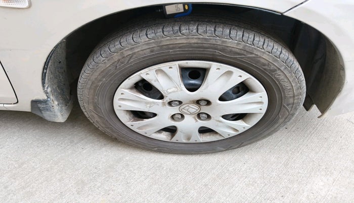 2014 Honda Amaze 1.2L I-VTEC S, Petrol, Manual, 93,184 km, tyre