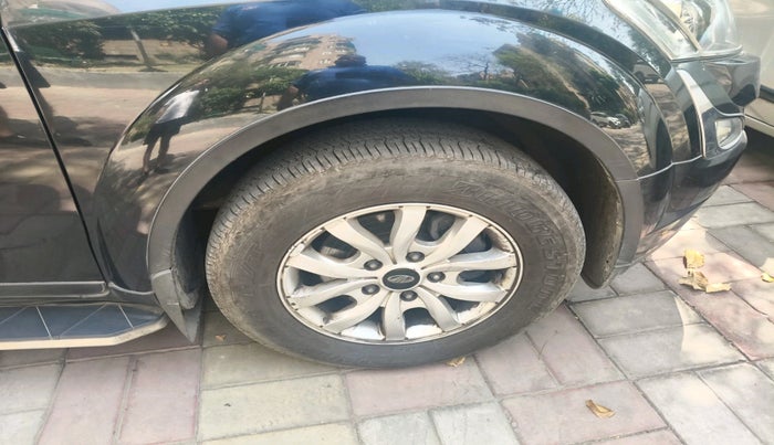 2017 Mahindra XUV500 W8, Diesel, Manual, 99,232 km, tyre