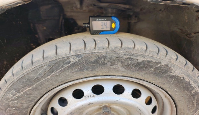 2014 Datsun Go T, CNG, Manual, 86,969 km, tyre