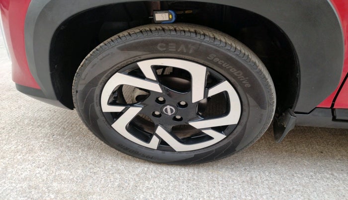 2024 Nissan MAGNITE XV AMT, Petrol, Automatic, 12,735 km, tyre