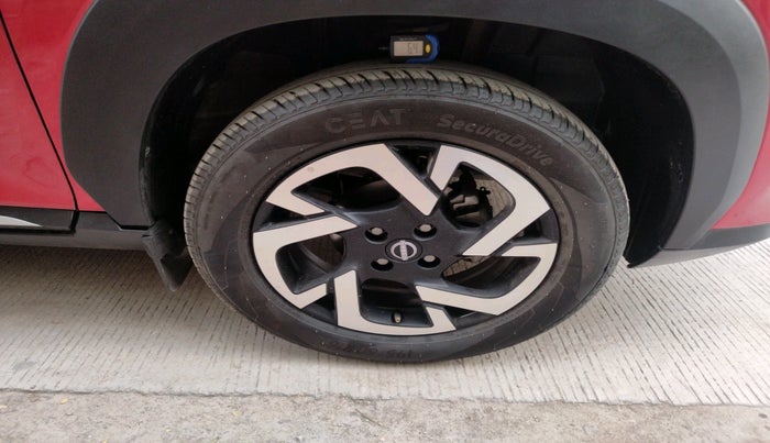 2024 Nissan MAGNITE XV AMT, Petrol, Automatic, 12,735 km, tyre