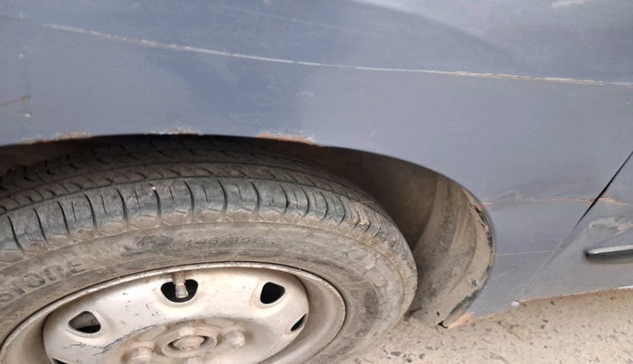 2013 Maruti Wagon R 1.0 LXI CNG, CNG, Manual, 2,23,874 km, tyre