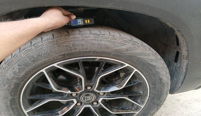 2022 Maruti BREZZA VXI AT SMART HYBRID, CNG, Automatic, 41,190 km, tyre