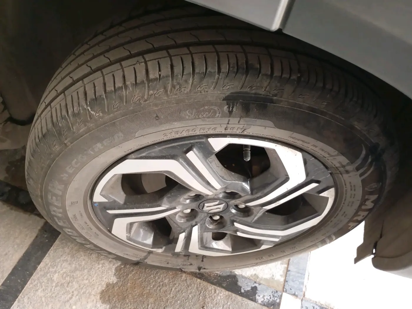 2022 Maruti BREZZA ZXI SMART HYBRID , Petrol, Manual, 22,590 km, tyre