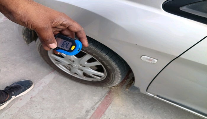 2013 Honda Brio V MT, Petrol, Manual, 67,556 km, tyre