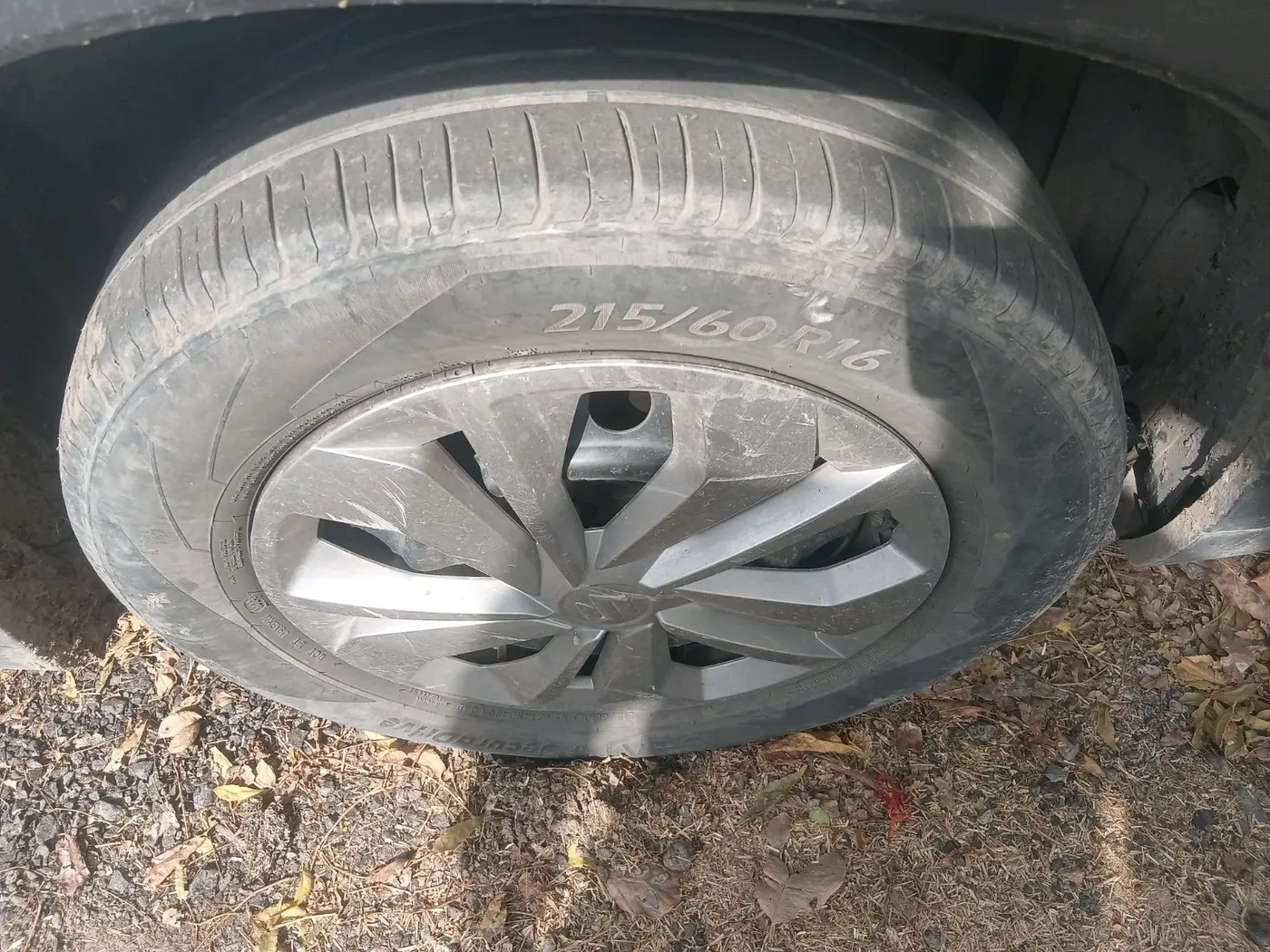 2016 Maruti Vitara Brezza VDI, Diesel, Manual, 1,84,028 km, tyre