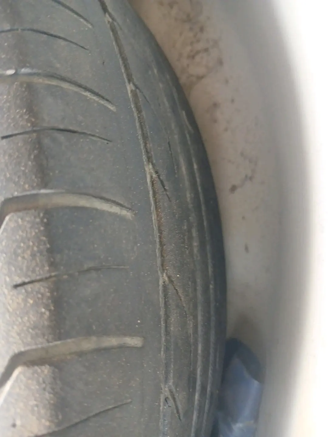 2014 Maruti Swift Dzire VDI, Diesel, Manual, 1,31,661 km, tyre