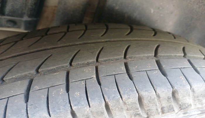 2014 Maruti Swift Dzire VDI, Diesel, Manual, 1,31,661 km, tyre