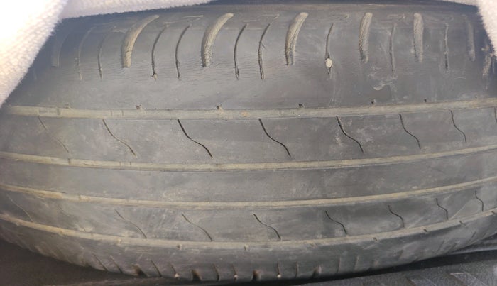 2021 Maruti Vitara Brezza LXI, Petrol, Manual, 60,248 km, tyre