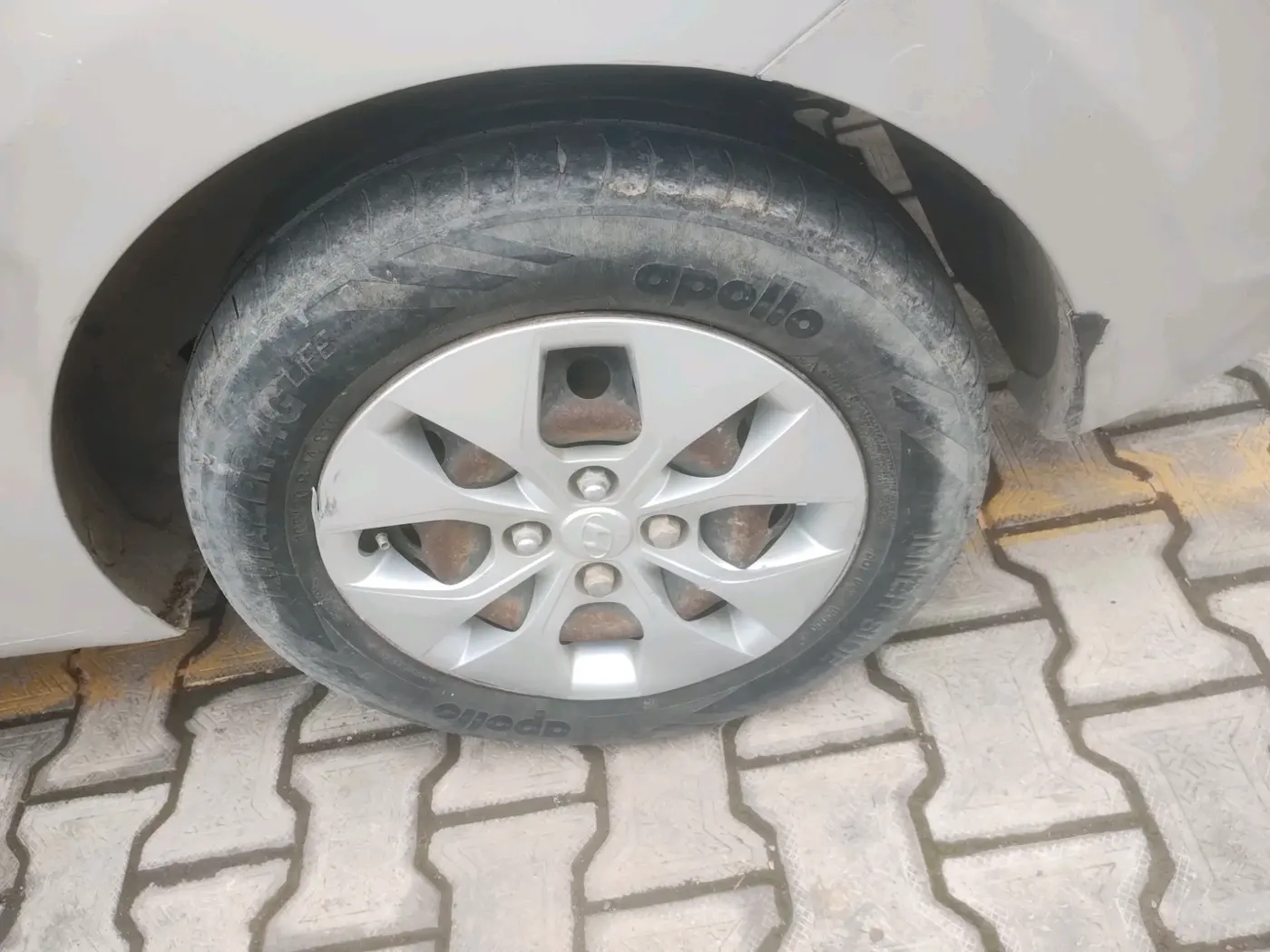 2014 Hyundai Xcent S 1.1 CRDI, Diesel, Manual, 1,65,023 km, tyre