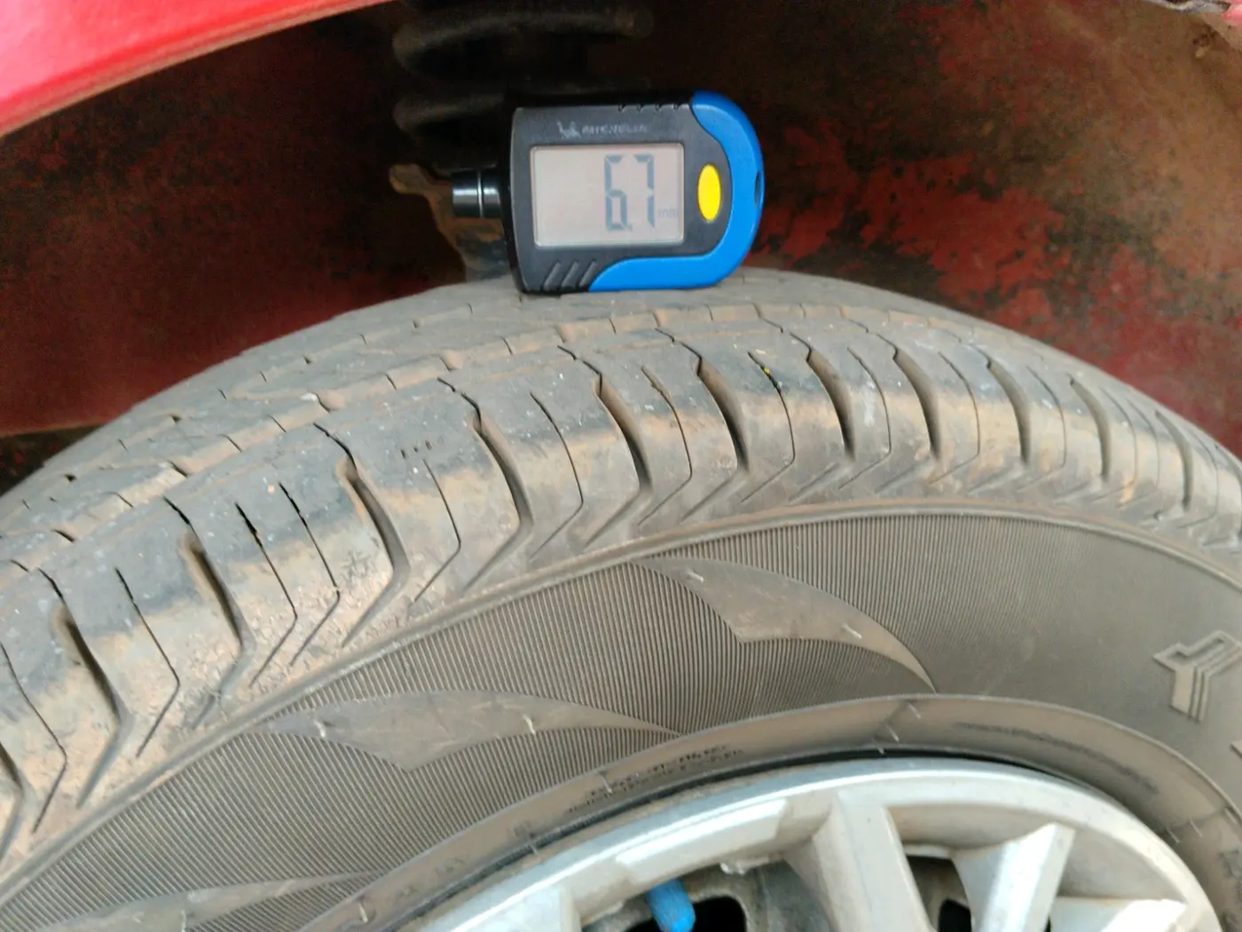 2011 Maruti Eeco 5 STR WITH A/C+HTR, Petrol, Manual, 68,851 km, tyre