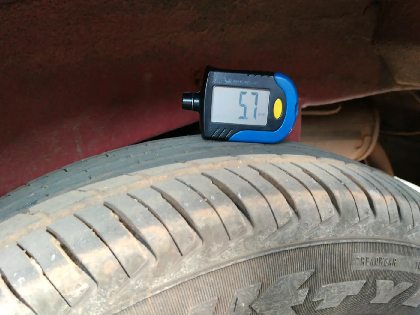 2011 Maruti Eeco 5 STR WITH A/C+HTR, Petrol, Manual, 68,851 km, tyre