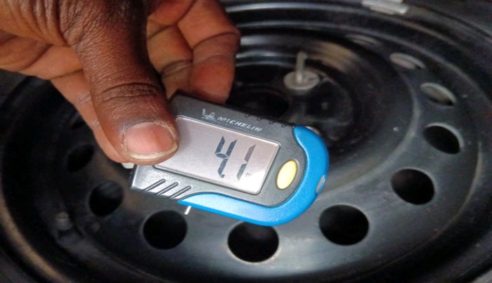 2010 Maruti Wagon R 1.0 VXI, Petrol, Manual, 77,390 km, tyre