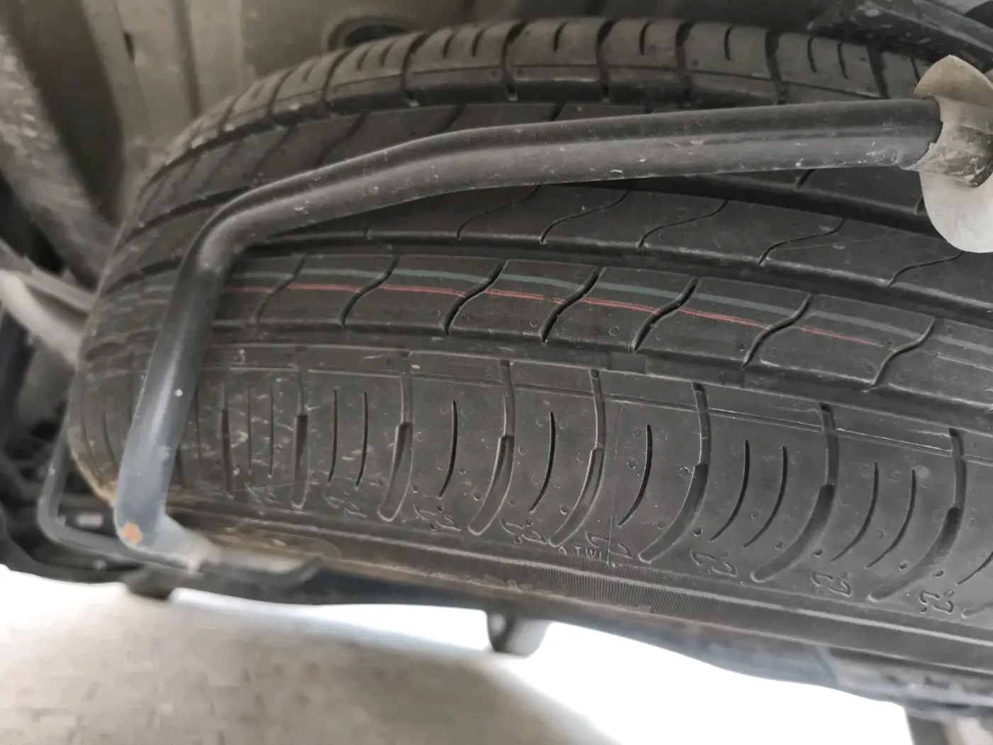 2025 Maruti XL6 ZETA AT, Petrol, Automatic, 6,485 km, tyre