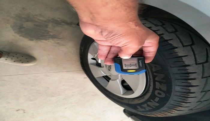 2016 Mahindra XUV500 W4, Diesel, Manual, 36,776 km, tyre