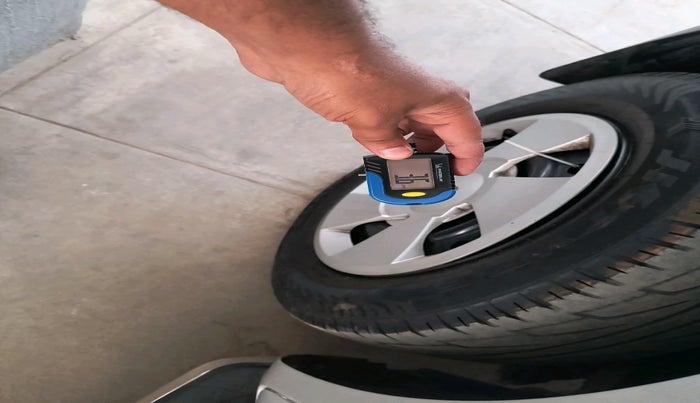 2016 Mahindra XUV500 W4, Diesel, Manual, 36,776 km, tyre