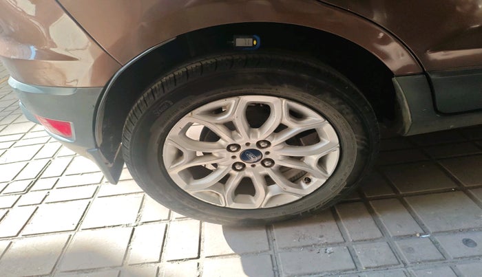 2017 Ford Ecosport TITANIUM 1.5L DIESEL, Diesel, Manual, 1,17,929 km, tyre