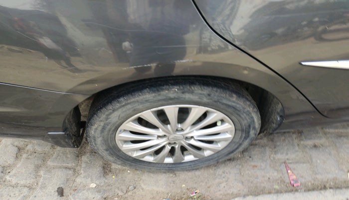 2022 Maruti Ciaz DELTA 1.5 SHVS MT PETROL, Petrol, Manual, 1,21,576 km, tyre