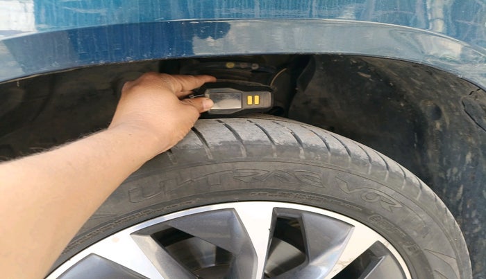 2020 Skoda Karoq STYLE 1.5 TSI AT, Petrol, Automatic, 80,654 km, tyre