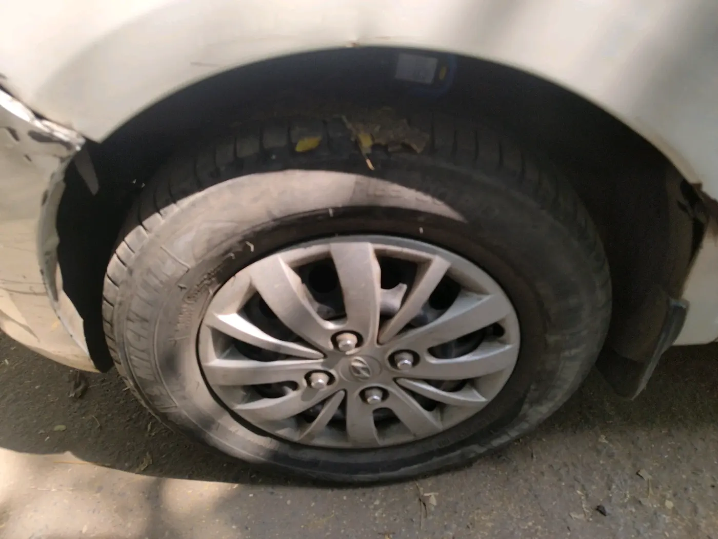 2013 Hyundai i10 SPORTZ 1.2 AT, Petrol, Automatic, 72,572 km, tyre